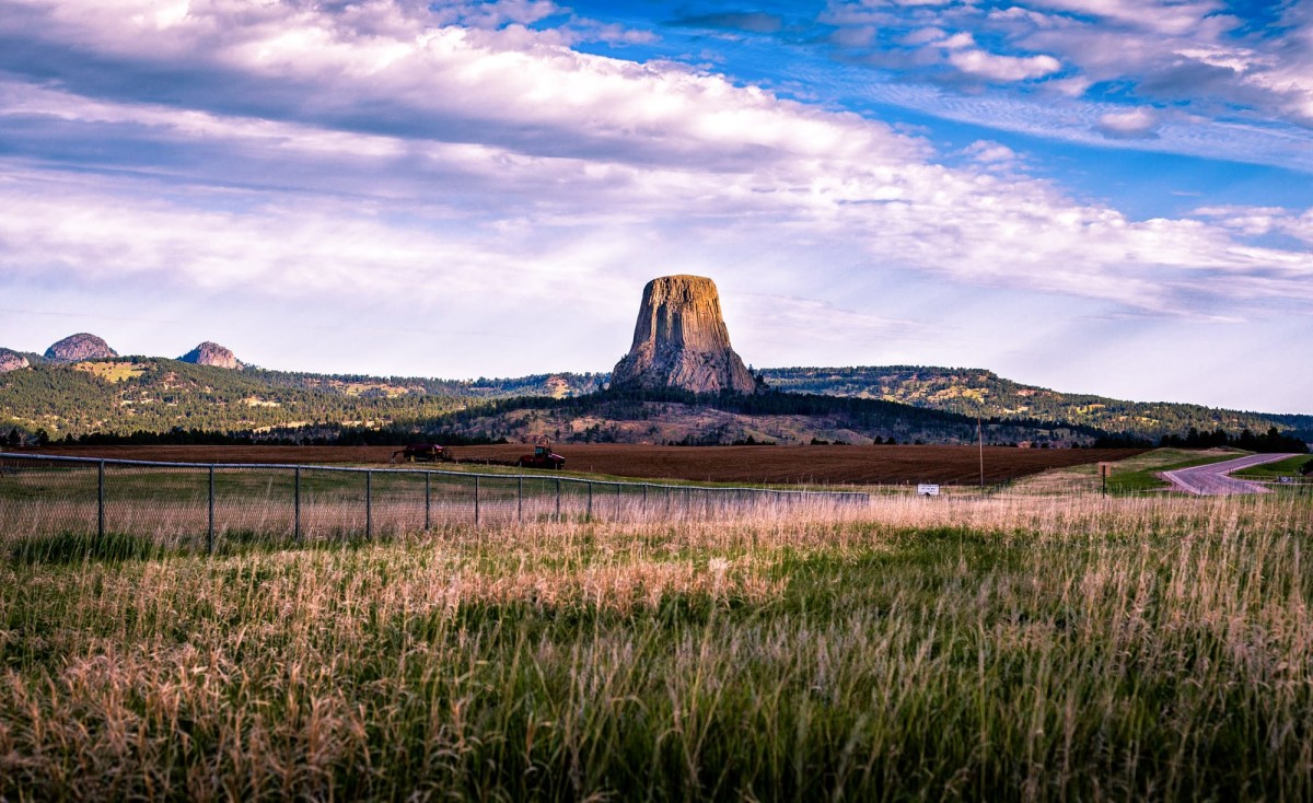 Devils-Tower-Wyoming-USA-1